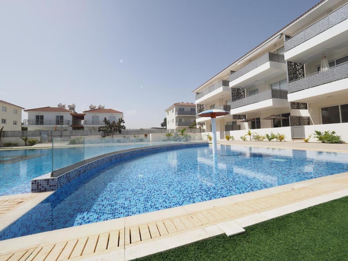 ♥ Sunny&Cozy Family Apartment ★ Walk To The Beach☼ Paralimni Exterior photo